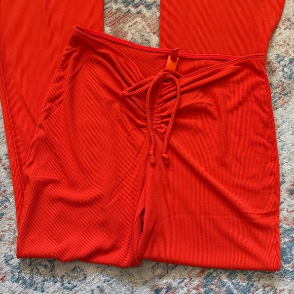 Skims Soft Lounge Ribbed Open Back Top/Ruched Pant Set NWOT - Picture 8 of 10